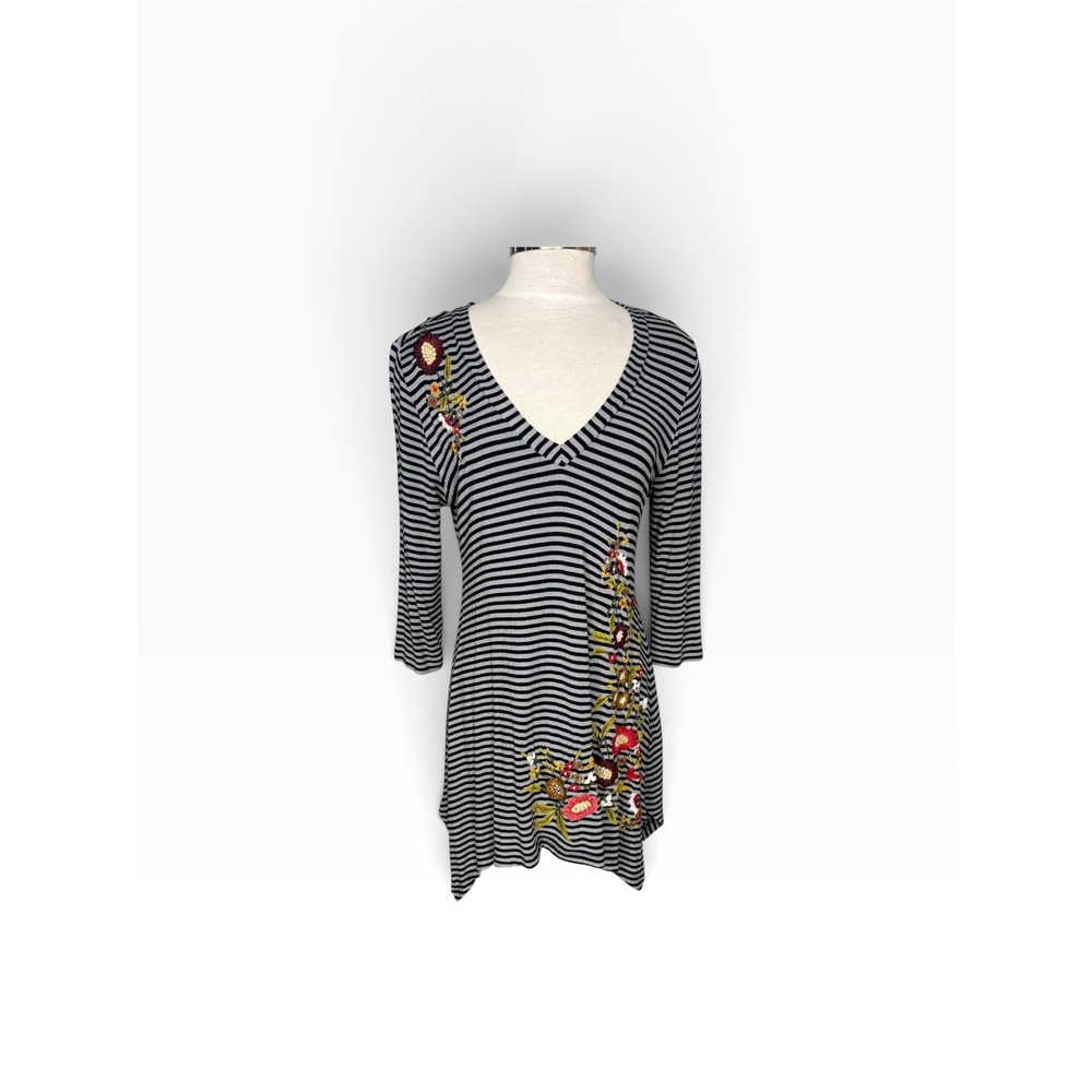 Soft Surroundings Gray Floral Embroidered V Neck Tunic Striped Boho Y2K Everyday